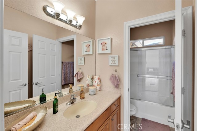8846 Tamarisk Avenue, Hesperia CA: https://media.crmls.org/medias/92c0235e-5909-45c9-8f41-5ed9116e111d.jpg