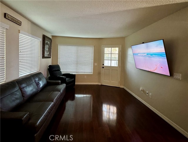 Detail Gallery Image 8 of 33 For 11873 Seneca, Chino,  CA 91710 - 3 Beds | 2/1 Baths