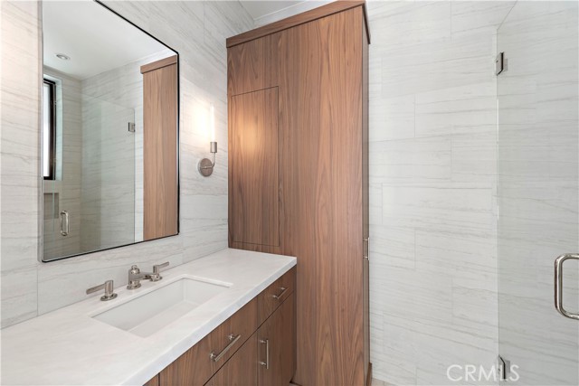 Detail Gallery Image 39 of 64 For 2340 Crestview Dr, Laguna Beach,  CA 92651 - 4 Beds | 5/1 Baths