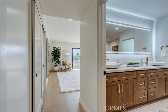 Detail Gallery Image 49 of 74 For 11919 Mayfield, Los Angeles,  CA 90049 - 3 Beds | 3 Baths