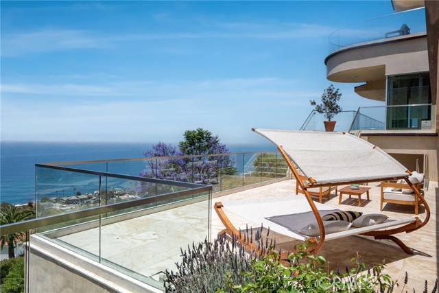 900 Gainsborough Drive, Laguna Beach CA: https://media.crmls.org/medias/92c51f42-40bc-46c7-9311-09a3e9328c08.jpg