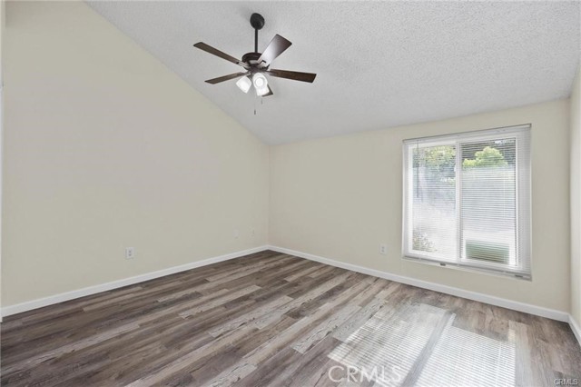 5804 Cedar Glen Lane, Bakersfield CA: https://media.crmls.org/medias/92c560c3-51c2-4a17-aa22-964b214ea1a9.jpg