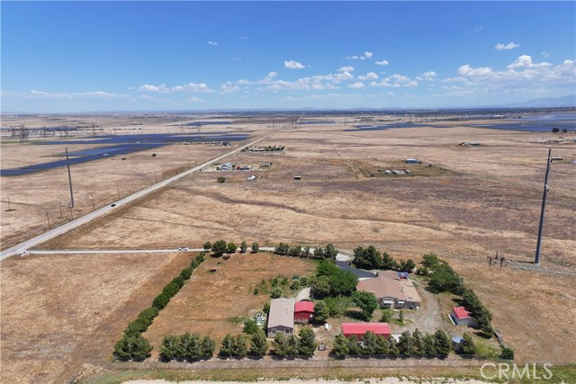 10758 W Avenue K, Lancaster CA: https://media.crmls.org/medias/92c5690d-9e76-4f8a-8ea8-f8fd56d9ccae.jpg
