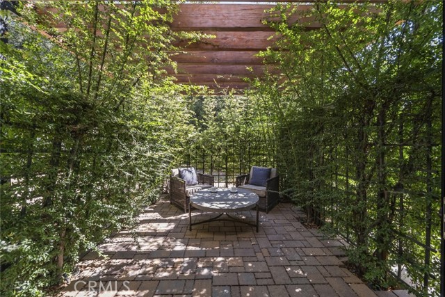 Detail Gallery Image 11 of 53 For 18177 Knoll Hill, Granada Hills,  CA 91344 - 4 Beds | 4/1 Baths