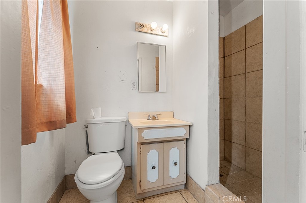 https://media.crmls.org/medias/92c6704e-2464-4178-b31a-1237f78b3128.jpg?preset=X-Large
