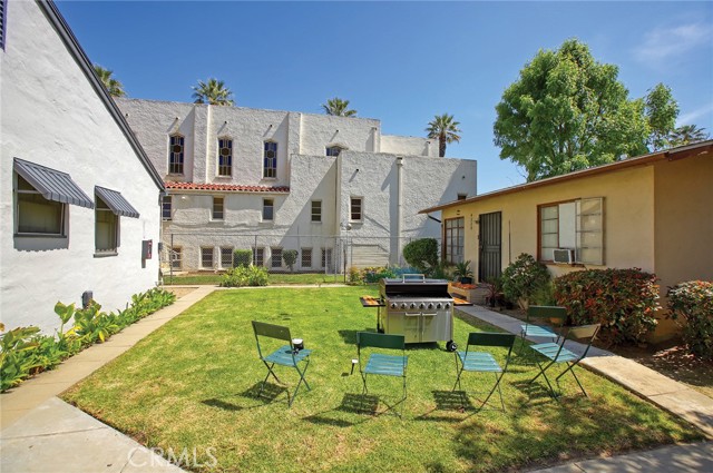 Detail Gallery Image 4 of 6 For 4228 10th St, Riverside,  CA 92501 - – Beds | – Baths