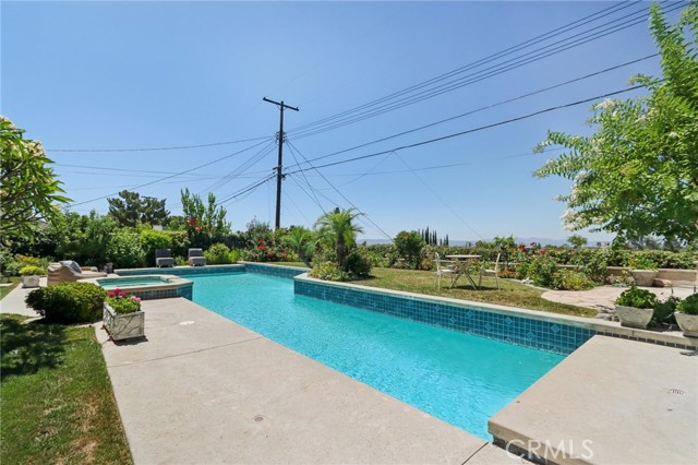 Detail Gallery Image 29 of 42 For 12131 Woodley Ave, Granada Hills,  CA 91344 - 4 Beds | 2/1 Baths
