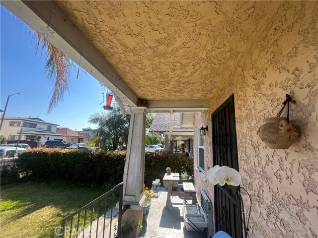 1248 Rolland Curtis Place, Los Angeles CA: https://media.crmls.org/medias/92c859d1-7a59-466e-b91a-c4042c5d33b8.jpg