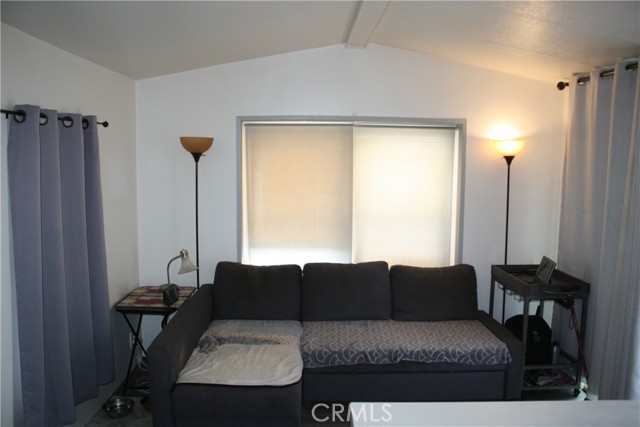 1900 Artesia Boulevard, Torrance CA: https://media.crmls.org/medias/92c8b9b3-190c-4baa-a9b3-2f806f8211cc.jpg