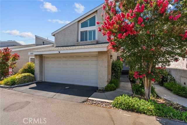 Detail Gallery Image 1 of 50 For 23121 Yvette Ln, Valencia,  CA 91355 - 3 Beds | 3 Baths