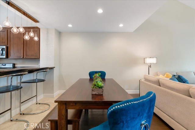 Detail Gallery Image 6 of 14 For 19442 Sunray Lane #204,  Huntington Beach,  CA 92648 - 2 Beds | 2 Baths