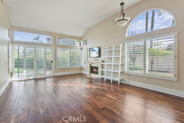 27 Genoa, Laguna Niguel CA: https://media.crmls.org/medias/92ca09ab-0f78-4909-9b88-891d9f946f4d.jpg