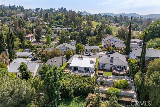 22253 Del Valle Street, Woodland Hills CA: https://media.crmls.org/medias/92ca2898-fcd4-44cb-9851-d13d975a0f2b.jpg