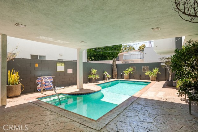 419 N Oakhurst Drive, Beverly Hills CA: https://media.crmls.org/medias/92ca2bdb-cce6-447e-a4c1-b15c3c74e87b.jpg