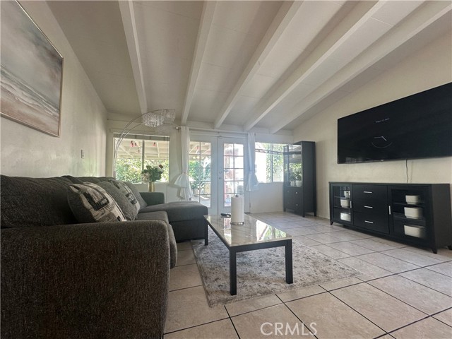 Detail Gallery Image 8 of 19 For 1360 N Ferndale St, Anaheim,  CA 92801 - 4 Beds | 2 Baths