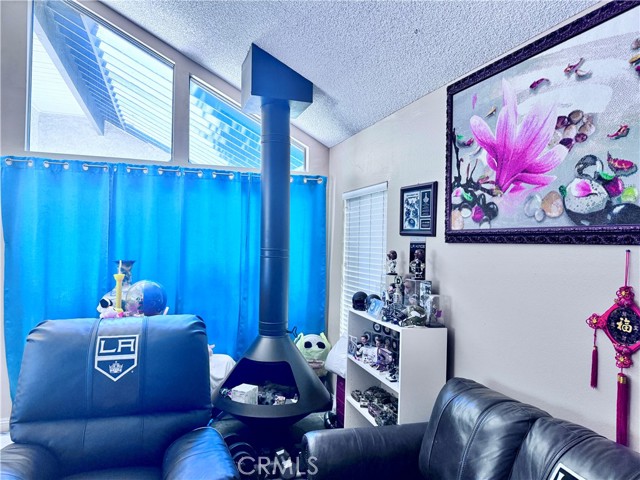 Detail Gallery Image 6 of 30 For 2532 W Macarthur Bld #B,  Santa Ana,  CA 92704 - 1 Beds | 1 Baths