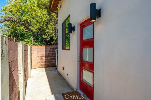 Detail Gallery Image 29 of 60 For 14027 Wyandotte St, Van Nuys,  CA 91405 - 4 Beds | 4 Baths