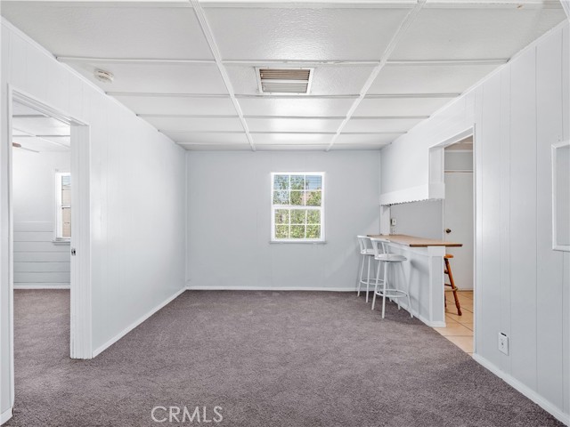 1040 Flora Street, Barstow CA: https://media.crmls.org/medias/92cc1e69-2804-4172-ab80-7d9e75d3294a.jpg