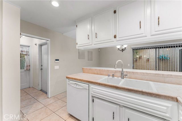 Detail Gallery Image 28 of 55 For 44125 Planet Cir, Lancaster,  CA 93536 - 2 Beds | 2 Baths
