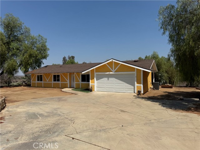 17260 Pfeifer Way, Perris CA: https://media.crmls.org/medias/92ccb1a6-86b0-477e-bb80-df6b35c334be.jpg