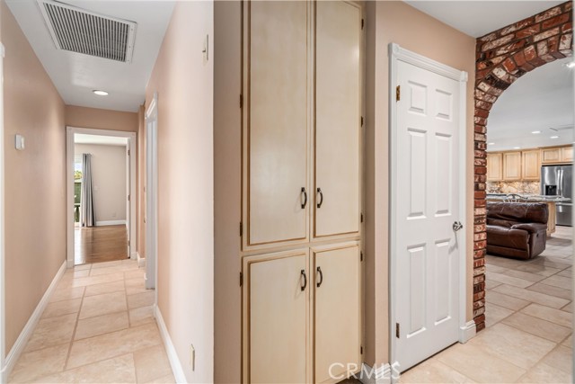 Detail Gallery Image 38 of 69 For 40809 20th St, Palmdale,  CA 93551 - 5 Beds | 2/1 Baths