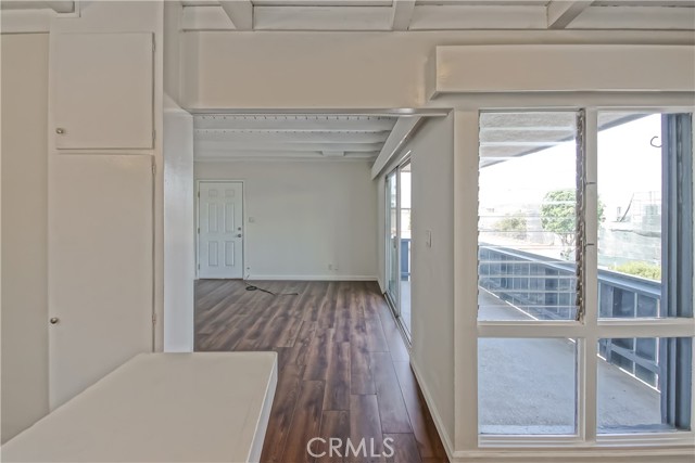 Detail Gallery Image 11 of 19 For 440 Rosecrans Ave #B,  Manhattan Beach,  CA 90266 - 2 Beds | 1 Baths