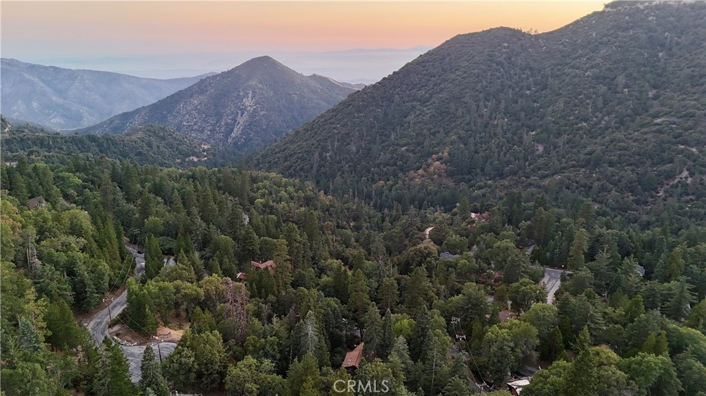 https://media.crmls.org/medias/92cd2553-746b-4903-8dbb-90a294a81eac.jpg?preset=X-Large