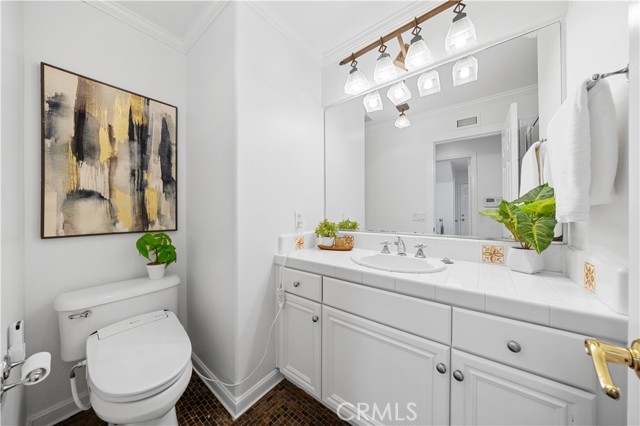 Detail Gallery Image 10 of 55 For 26 Middleton, Irvine,  CA 92620 - 5 Beds | 3/1 Baths