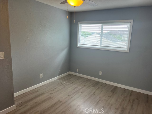 Detail Gallery Image 12 of 13 For 136 W 53rd St a,  Long Beach,  CA 90805 - 2 Beds | 1/1 Baths