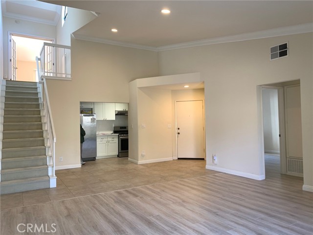 Detail Gallery Image 3 of 20 For 2201 Dublin Ln #3,  Diamond Bar,  CA 91765 - 3 Beds | 2/1 Baths