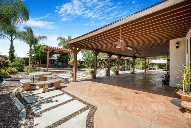 19247 Mountain Shadow Lane, Perris CA: https://media.crmls.org/medias/92ce1a29-0daa-4655-8f5d-ee706a639e42.jpg