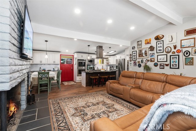 Detail Gallery Image 12 of 38 For 20292 Riverside, Newport Beach,  CA 92707 - 4 Beds | 2 Baths