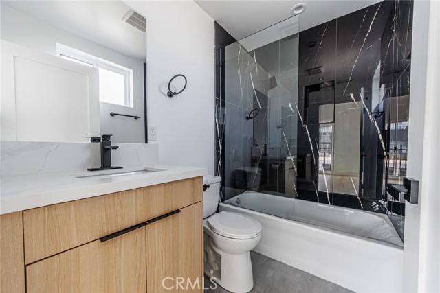 Detail Gallery Image 9 of 43 For 13461 Beach Ave, Marina Del Rey,  CA 90292 - – Beds | – Baths