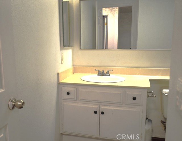 13321 Meyer Road, Whittier CA: https://media.crmls.org/medias/92ce5b93-e4f8-47a3-9d74-eb164189f490.jpg
