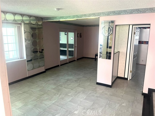 3050 Madison Avenue, Costa Mesa CA: https://media.crmls.org/medias/92cee828-7f7d-4a73-9508-2c808aaac72d.jpg