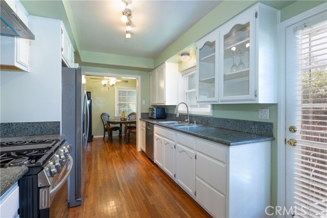 3766 Rose Avenue, Long Beach CA: https://media.crmls.org/medias/92cf55e8-9c25-4df1-8466-d6f8b5d440f3.jpg