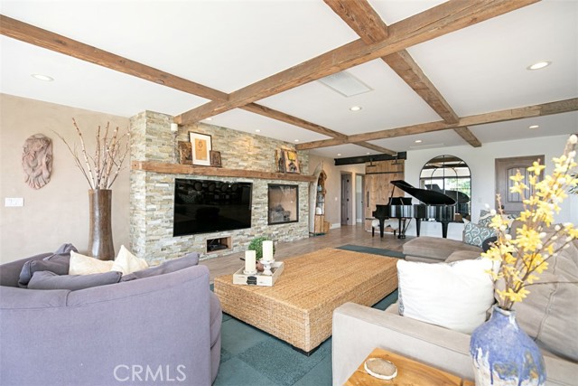 228 Ledroit Street, Laguna Beach CA: https://media.crmls.org/medias/92cf859c-7ef8-4c44-be68-e08b82af73e7.jpg