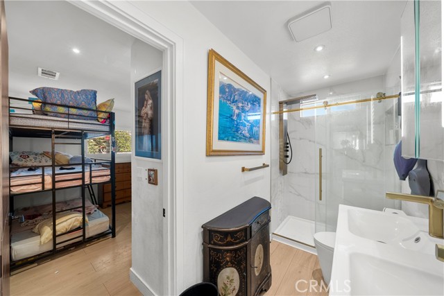 Detail Gallery Image 4 of 7 For 318 Sycamore Street, Santa Paula,  CA 93060 - 2 Beds | 1 Baths