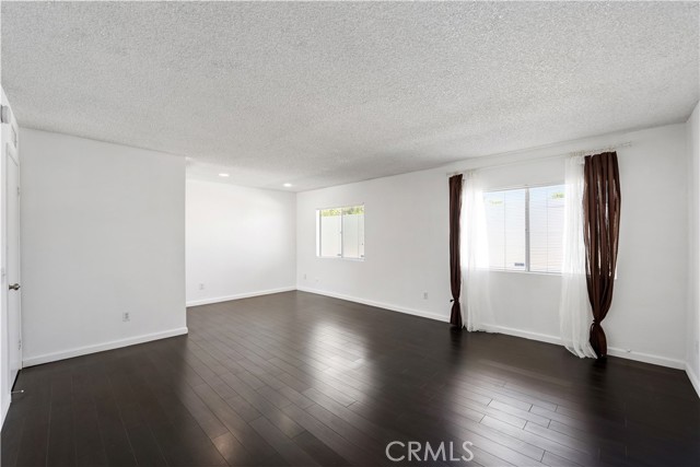 Detail Gallery Image 15 of 28 For 20110 Cohasset St #22,  Winnetka,  CA 91306 - 3 Beds | 2/1 Baths