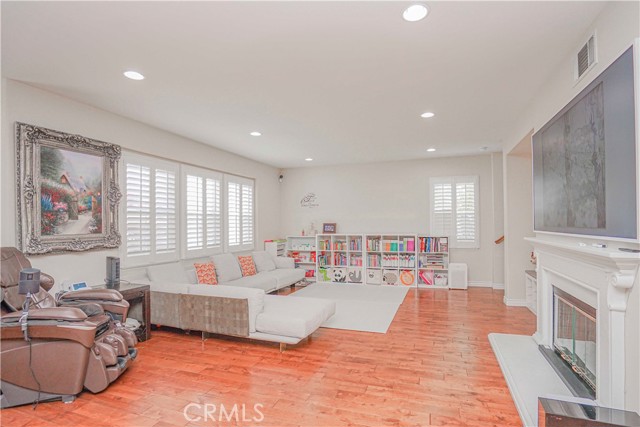 Detail Gallery Image 14 of 34 For 1405 Starbuck, Fullerton,  CA 92833 - 5 Beds | 3/1 Baths