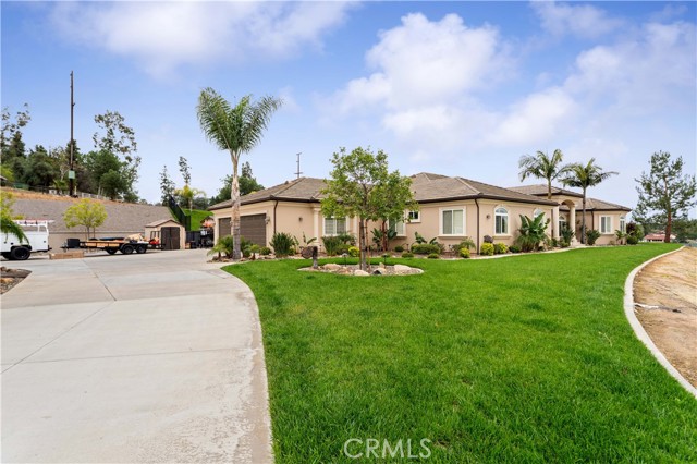Detail Gallery Image 8 of 73 For 16905 Silver Star Ct, Riverside,  CA 92506 - 4 Beds | 4 Baths