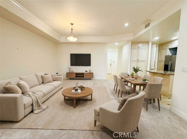 Detail Gallery Image 3 of 14 For 143 N Arnaz #204,  Beverly Hills,  CA 90211 - 2 Beds | 2/1 Baths