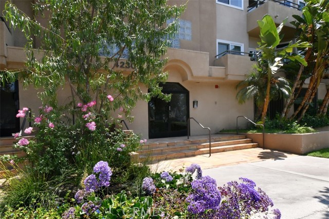 Detail Gallery Image 18 of 23 For 4230 Colfax Ave #201,  Studio City,  CA 91604 - 2 Beds | 2 Baths