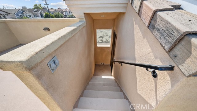 Detail Gallery Image 24 of 27 For 1739 Carlson Ln, Redondo Beach,  CA 90278 - 4 Beds | 2/1 Baths