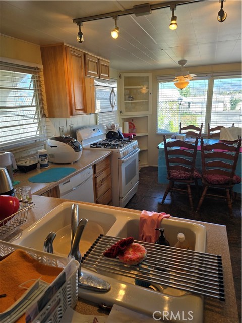 Detail Gallery Image 13 of 15 For 12874 #48 California, Yucaipa,  CA 92399 - 2 Beds | 1 Baths