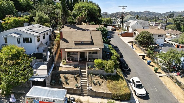 6178 Roy Street, Los Angeles CA: https://media.crmls.org/medias/92d3319f-9ad2-4bb9-8c6d-e58ab94b3e29.jpg