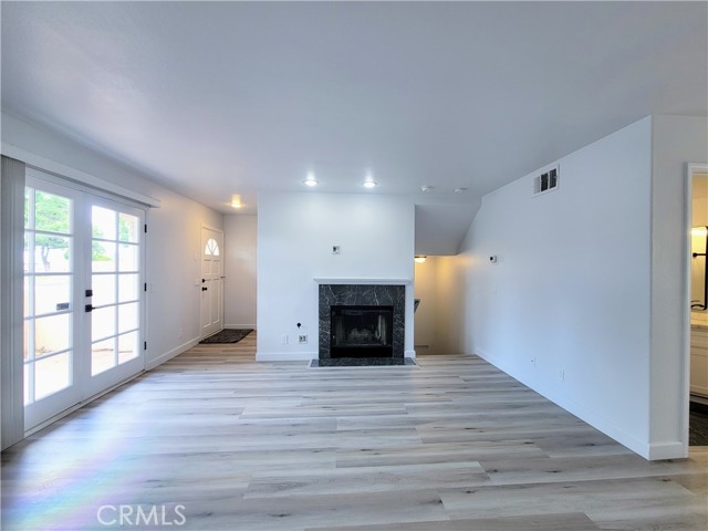 Detail Gallery Image 3 of 29 For 15928 Hunsaker Ave #1,  Paramount,  CA 90723 - 3 Beds | 2/1 Baths