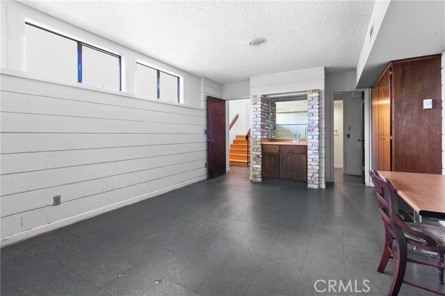 Detail Gallery Image 25 of 37 For 2060 Skylark Ln, San Luis Obispo,  CA 93401 - 3 Beds | 3 Baths