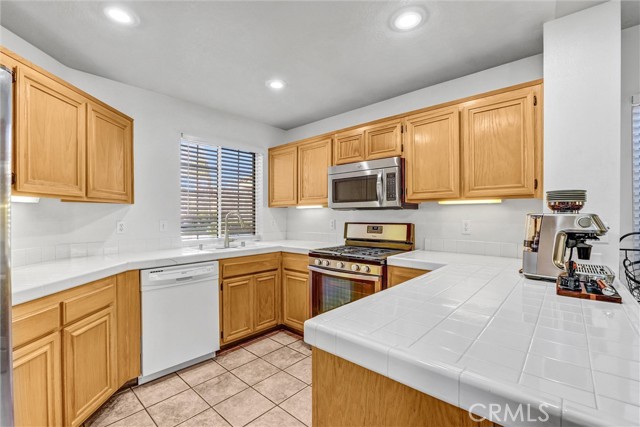 Detail Gallery Image 10 of 28 For 1744 Empty Saddle, Simi Valley,  CA 93063 - 3 Beds | 2/1 Baths