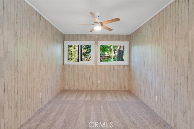 23550 Lake Drive, Crestline CA: https://media.crmls.org/medias/92d4cb9f-d6a5-4958-8fb9-fc79203fc79c.jpg